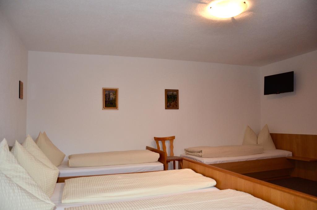 Christl'S Hof Bed & Breakfast Haiming Room photo
